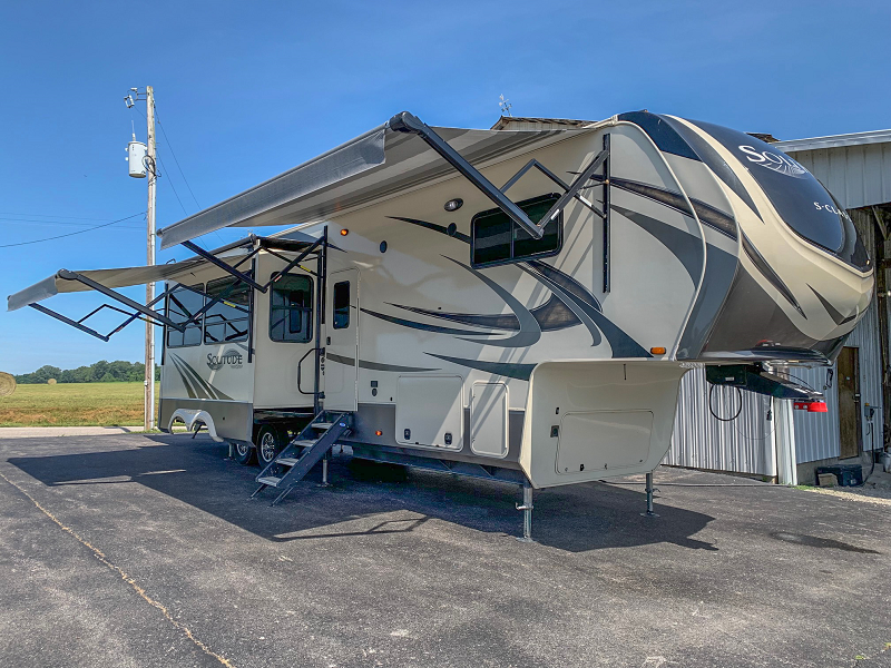 2020 Grand Design Solitude 3950BH Bunkhouse 5th Wheel 64,900